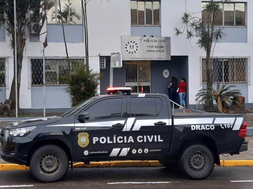 Mulher é presa por tráfico no bairro Cidade Alegria