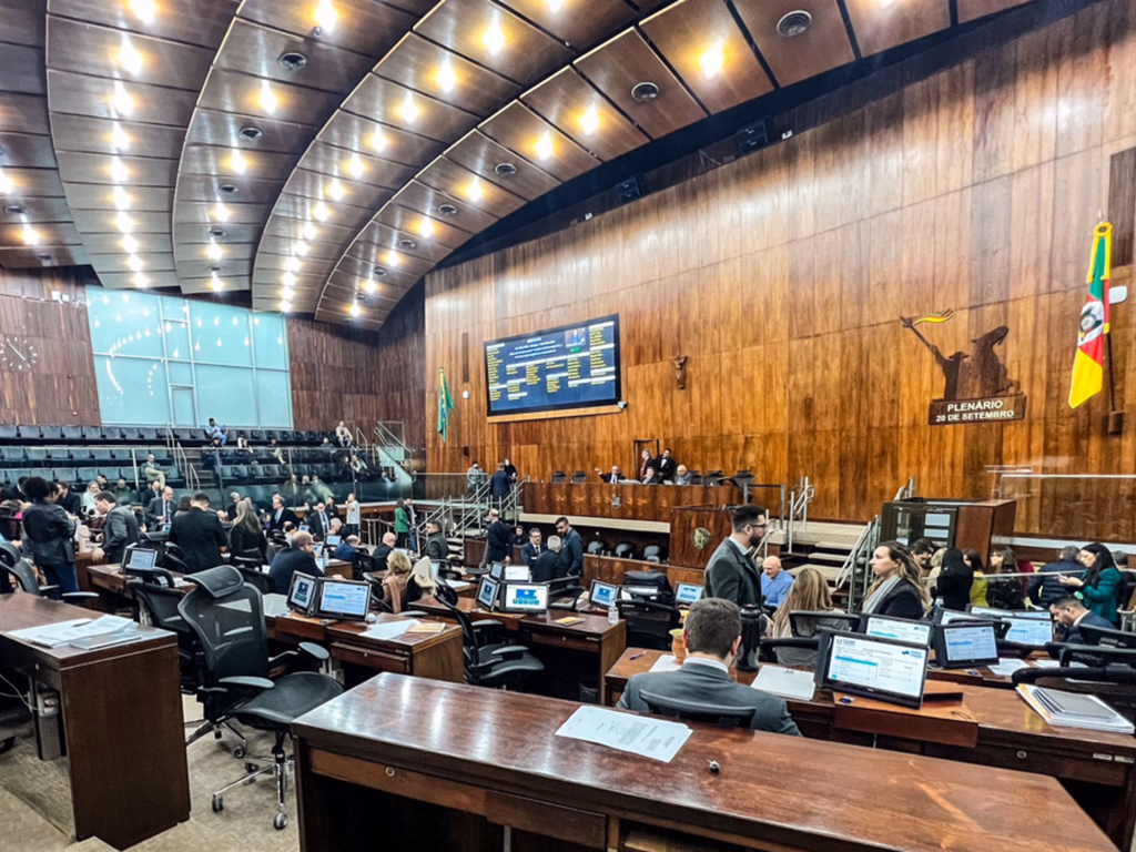 Com as galerias vazias, AL vota reestruturação do IPE Saúde