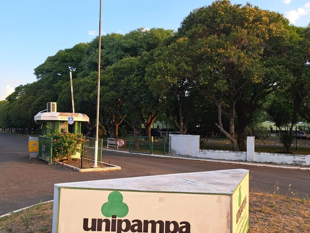 Unipampa reabre inscrições para auxílio aos estudantes