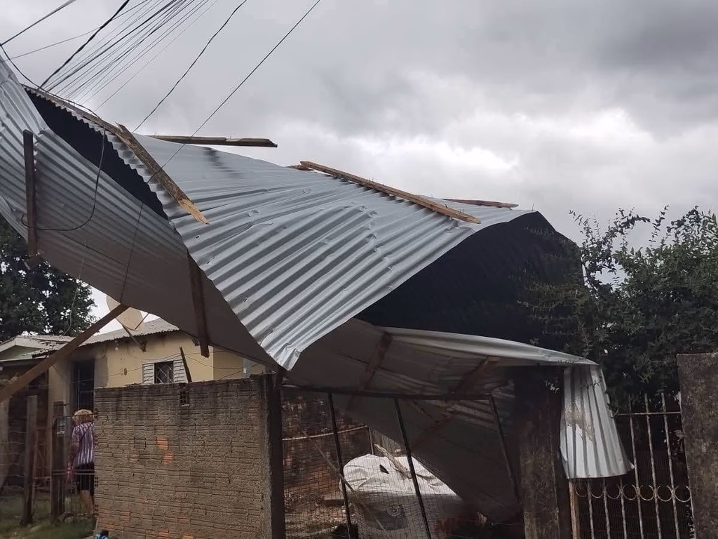 Temporal provoca danos em Uruguaiana
