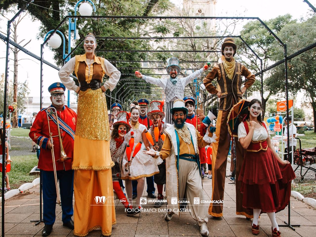 Caravana da Alegria transforma ônibus urbanos em palcos culturais 