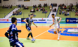 Goleada garante Uruguaianense na final