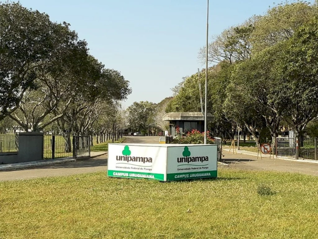 Matrículas em federais caem pela primeira vez em 30 anos