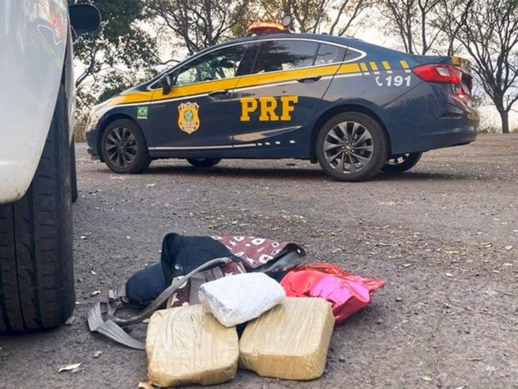 Trio é preso com mais de 2,5 kg de cocaína