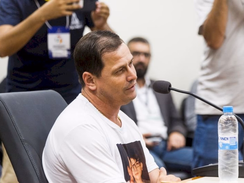 Namorado da mãe, irmão, pai e avó do menino prestam depoimento