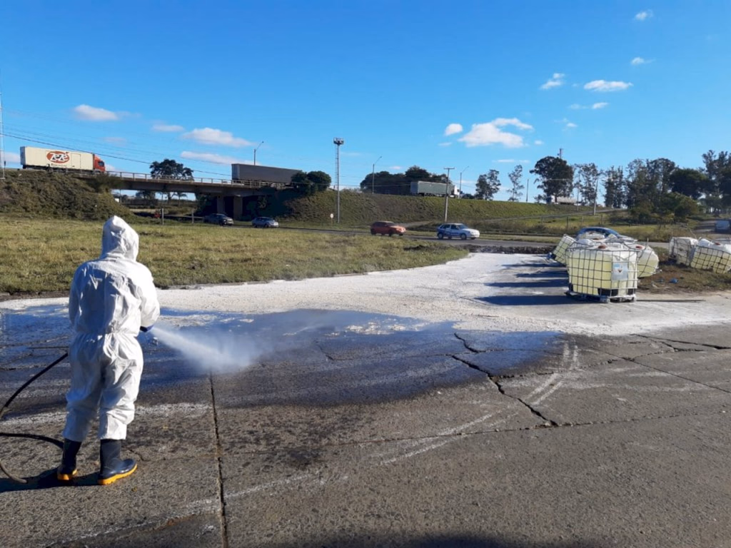 Empresa tem até hoje para retirar ácido fosfórico da pista