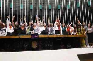 Câmara aprova regulamentação da profissão de doula