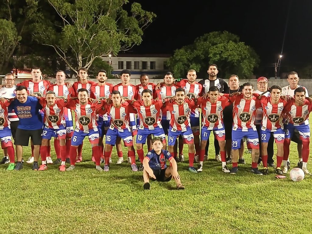 Manchester e Camarões avançam à final da Liga Amadora 