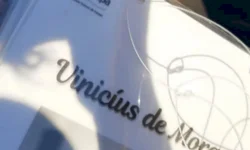 Projeto da Unipampa espalha poesias pela cidade