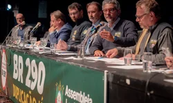 Frente Parlamentar reúne políticos e sociedade civil em plenária