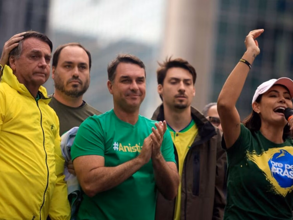 Moraes libera visitas da família a Bolsonaro em casa