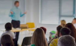 Volta às aulas na rede estadual será em modelo híbrido