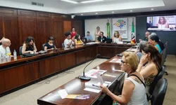 Novo presidente toma posse visando o aumento de vereadores