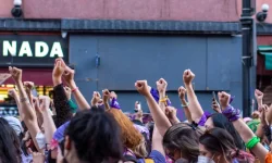 Condutora sofre mal súbito e capota carro no centro de Uruguaiana