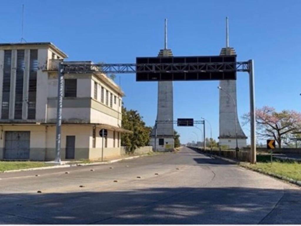 Trânsito interrompido na Ponte Internacional