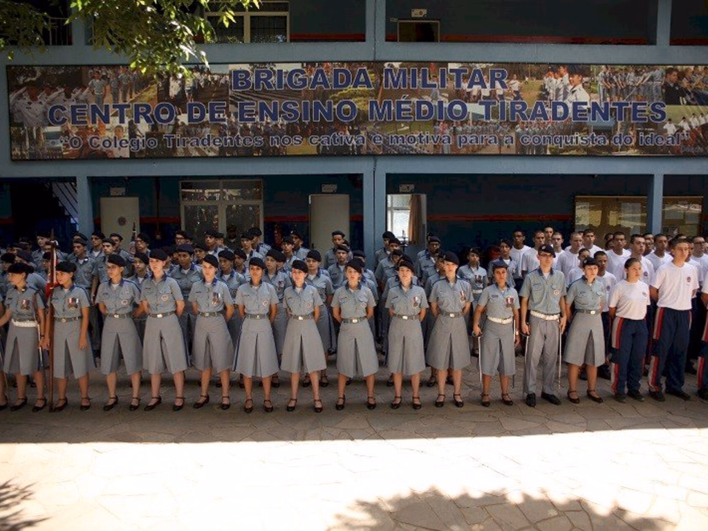 Vereador solicita instalação de colégio militar no município