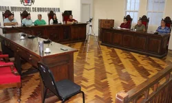 Vereadores votam hoje autorização para contratar empréstimo para pagar 13º