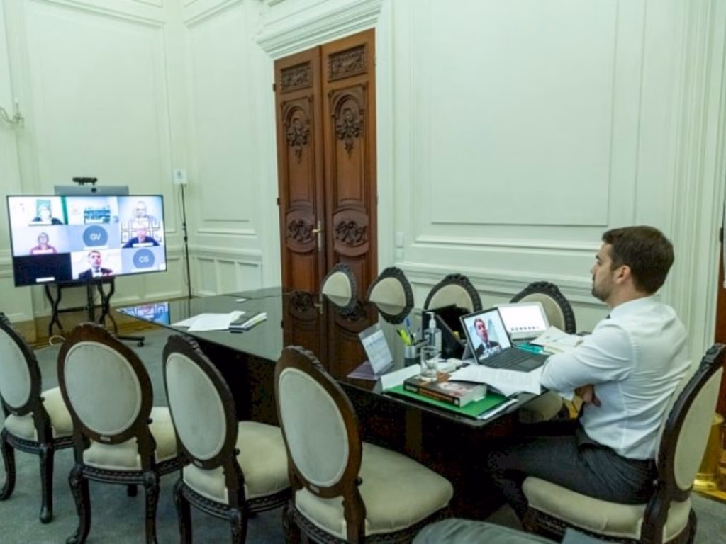 Prefeitos rejeitam proposta de Leite para assumir controle das bandeiras