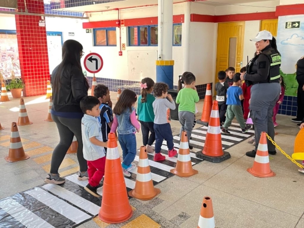 Escola Monteiro Lobato recebe projeto Minicidade