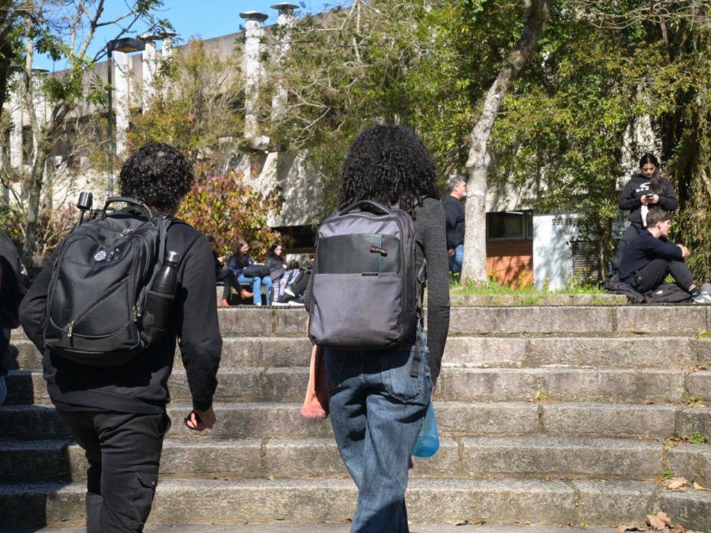 UFRGS divulga chamamentos para vagas remanescentes