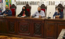 Executivo pede autorização para parcelar e indenizar pagamento de servidores