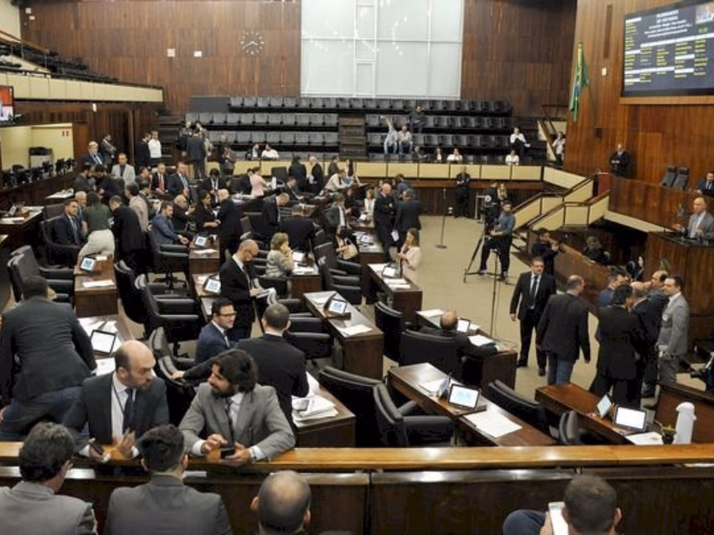 Lins retira ‘No Tempo Certo’ da pauta e votação fica para semana que vem