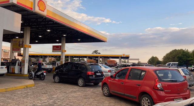 Preço se mantém mesmo com queda no barril de petróleo e subsídio do governo