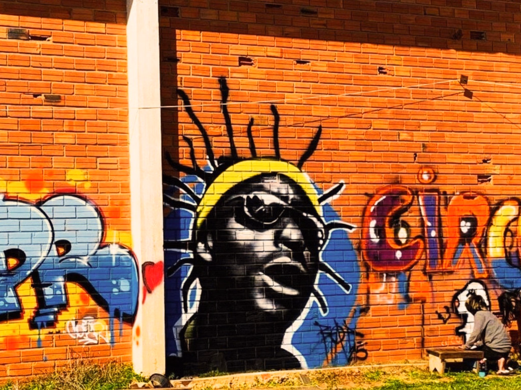 Arte urbana colorindo Uruguaiana: a energia do grafite na João Paulo II