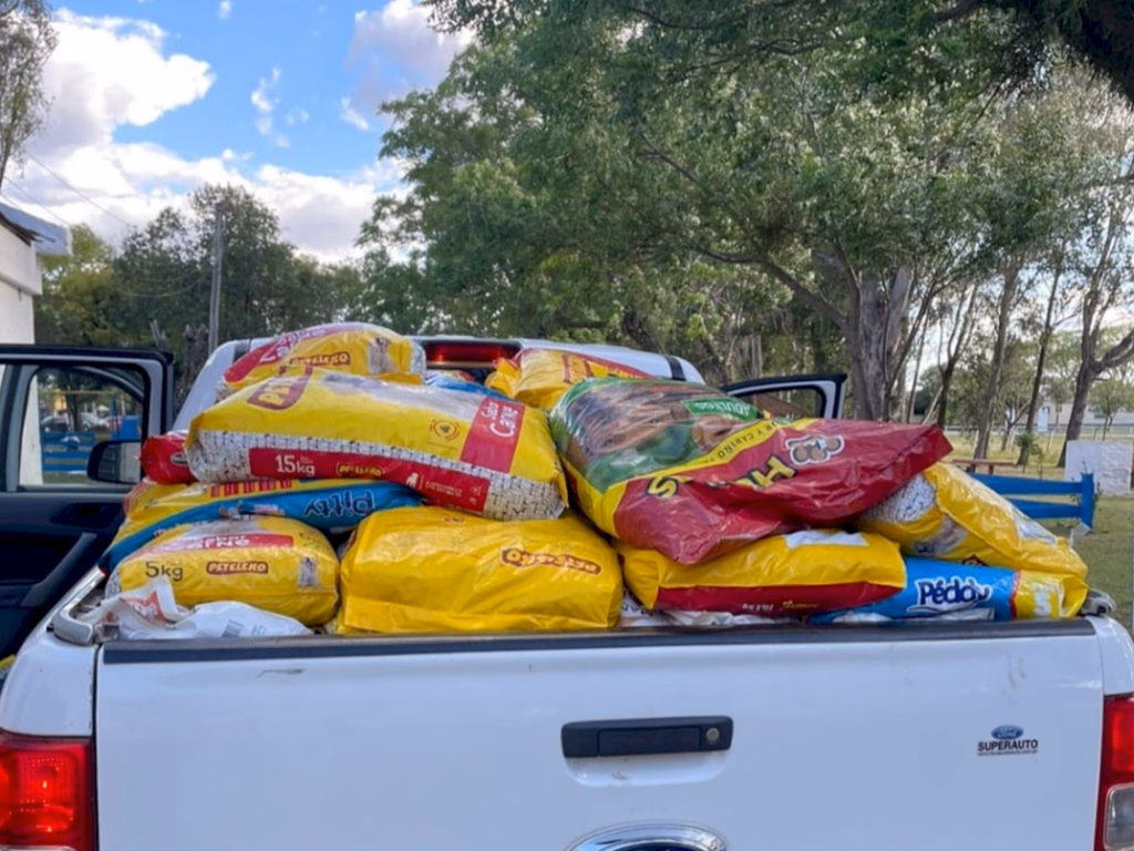 Copavet arrecada 700kg de ração para cães