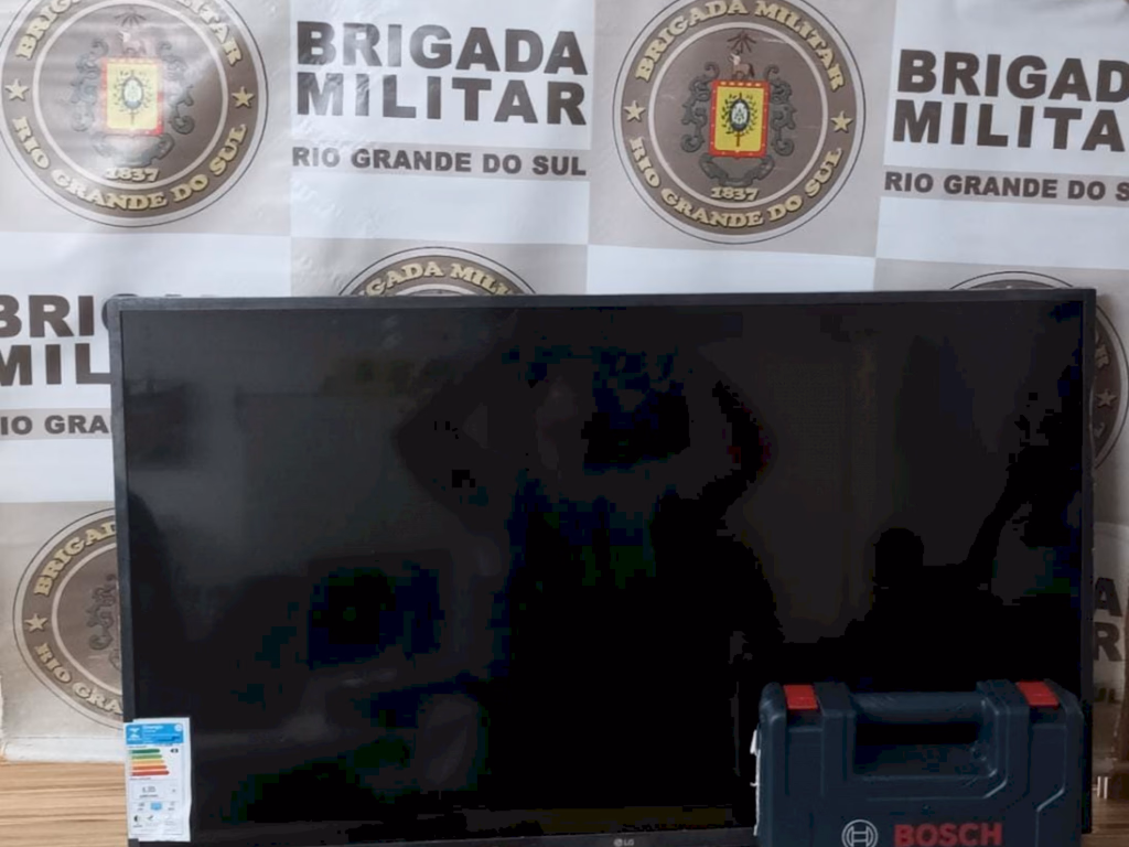 Homem é preso após furtar objetos de escola