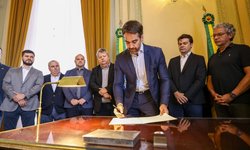 Eduardo leite sanciona lei que altera uso da taxa CDO