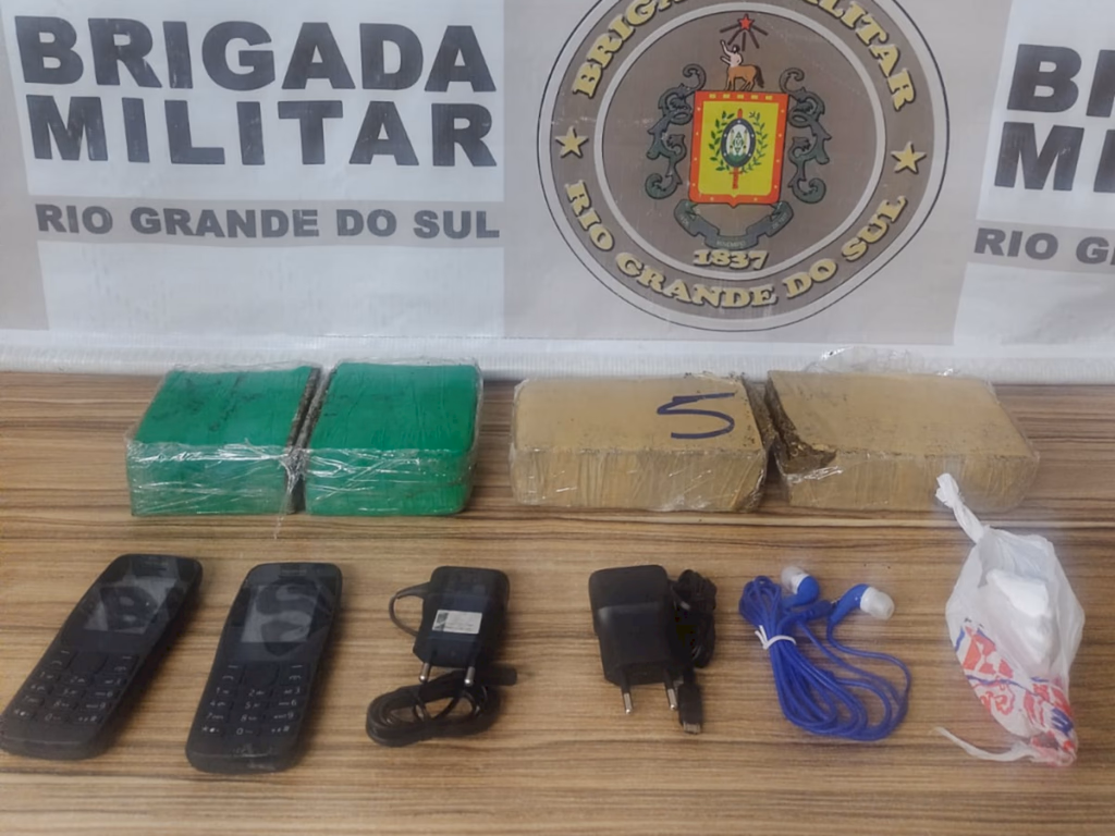 BM apreende drogas e celulares na Modulada