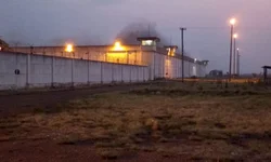 Mulher é presa com mais de 100 papelotes de cocaína