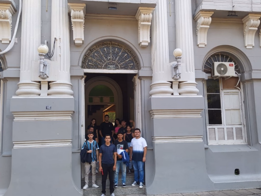 Prefeitura abre novo processo seletivo para estagiários