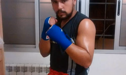 Projeto que oferece aulas gratuitas de futsal para crianças ainda tem vagas