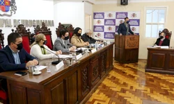 Aprovada contratação temporária de professores