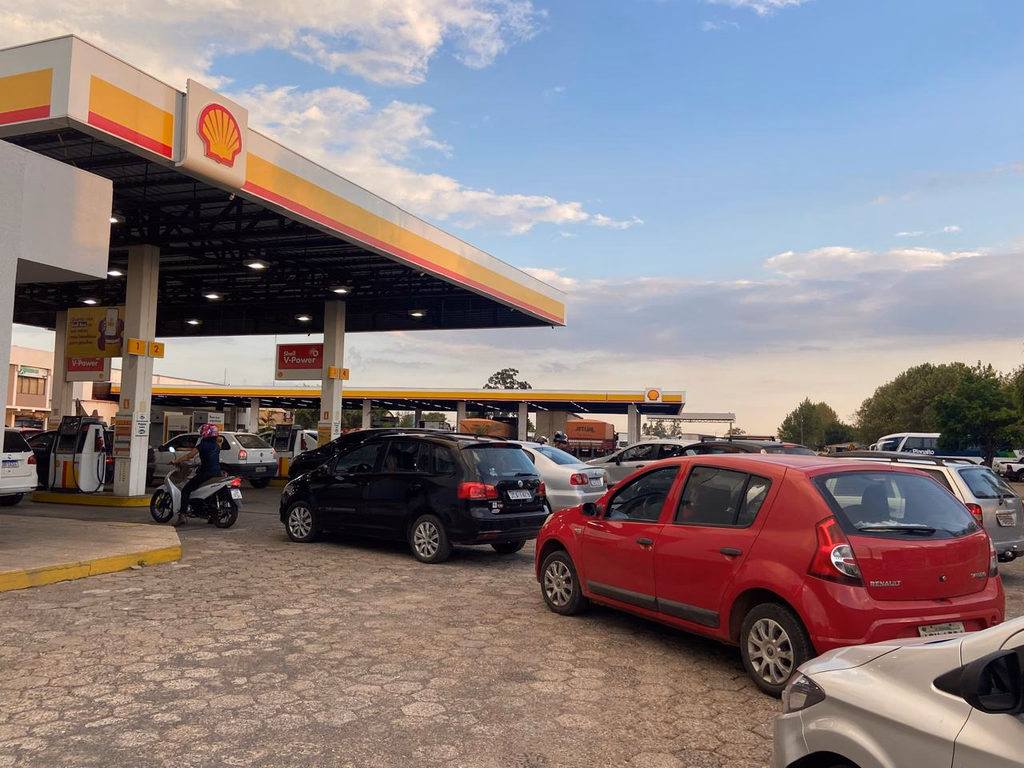 Preço se mantém mesmo com queda no barril de petróleo e subsídio do governo