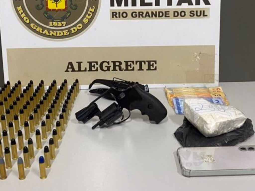 Brigada Militar prende homem com cocaína e revólver em Alegrete