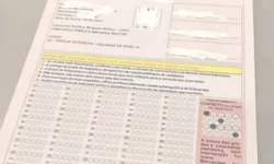 Mulher é presa com mais de 100 papelotes de cocaína