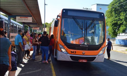 Grêmio empata e recebe troféu no torneio