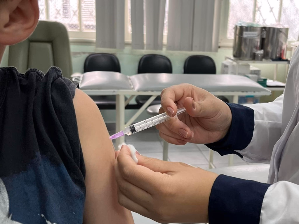 Apenas 6% do público-alvo recebeu a vacina contra a covid-19