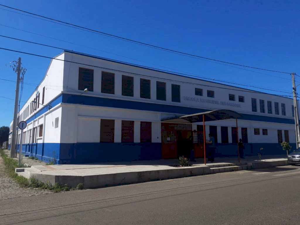 Etapas de vacinação acontecerão em escolas municipais