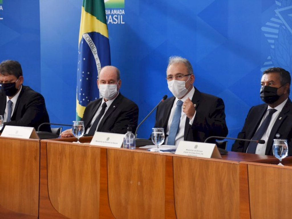Queiroga anuncia secretaria de combate à pandemia e fortalecimento da campanha de vacinação