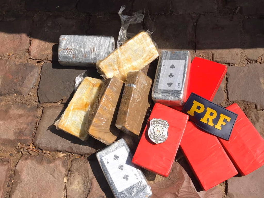 Polícia Civil e PRF prendem dupla com mais de R$ 700 mil em drogas