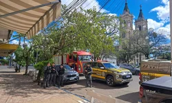 PRF prende homem com 30 mil maços de cigarros