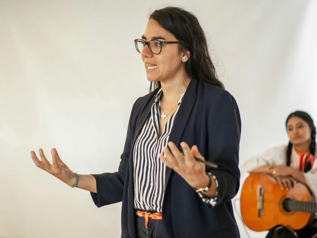 Turismo realiza curso gratuito de espanhol para comerciários