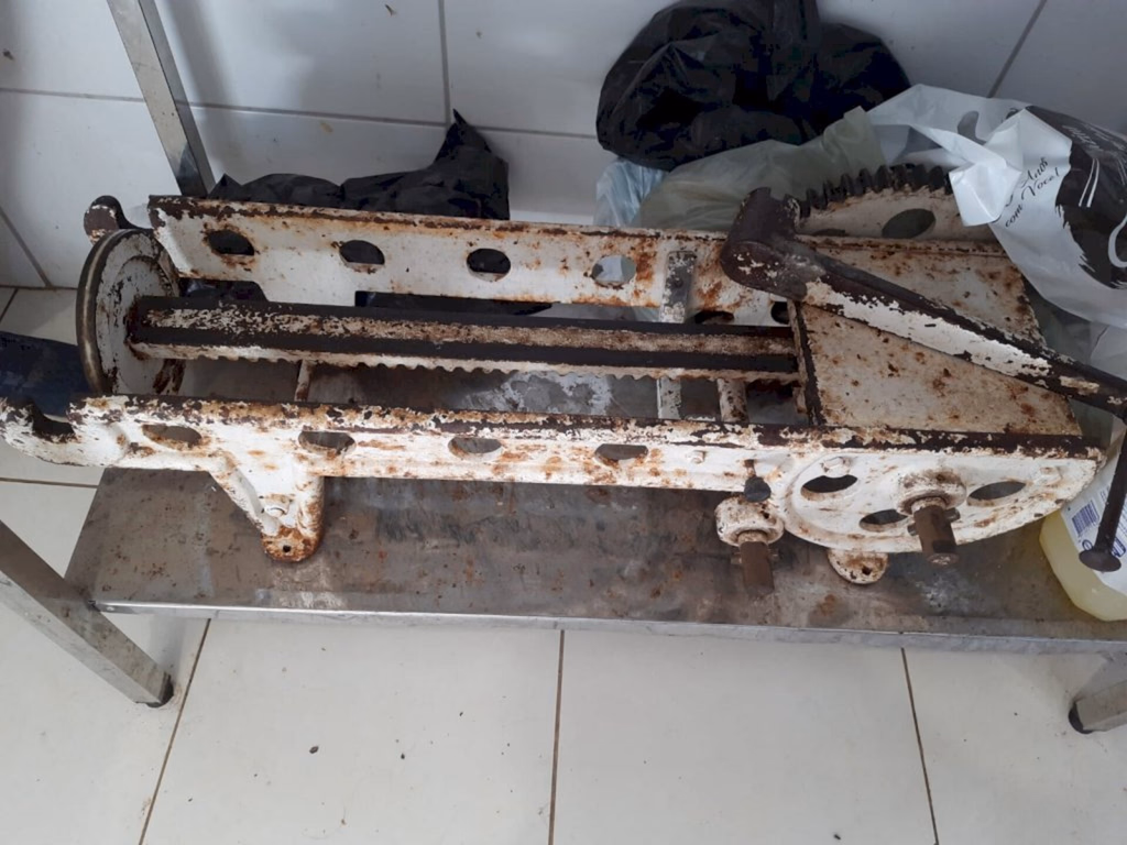 Duas pessoas presas por comércio de carnes impróprias para consumo