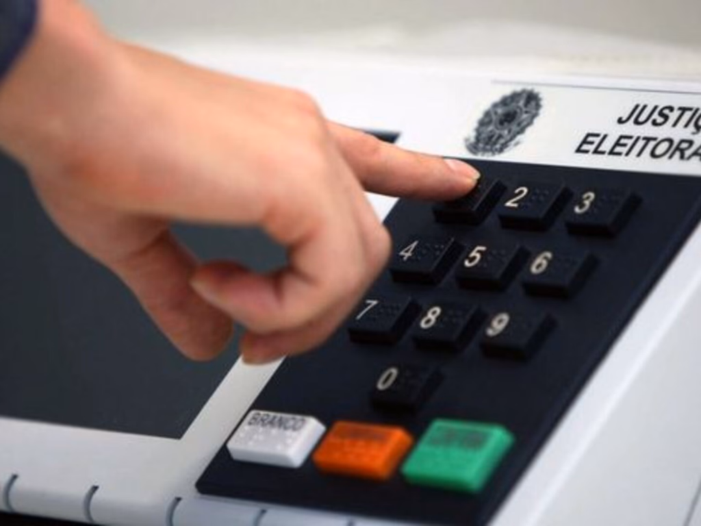 Secretários municipais terão até abril para deixar o cargo