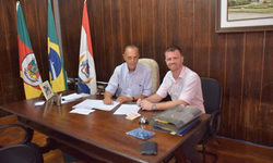 Bêbado, motorista derruba parede de uma casa na Treze