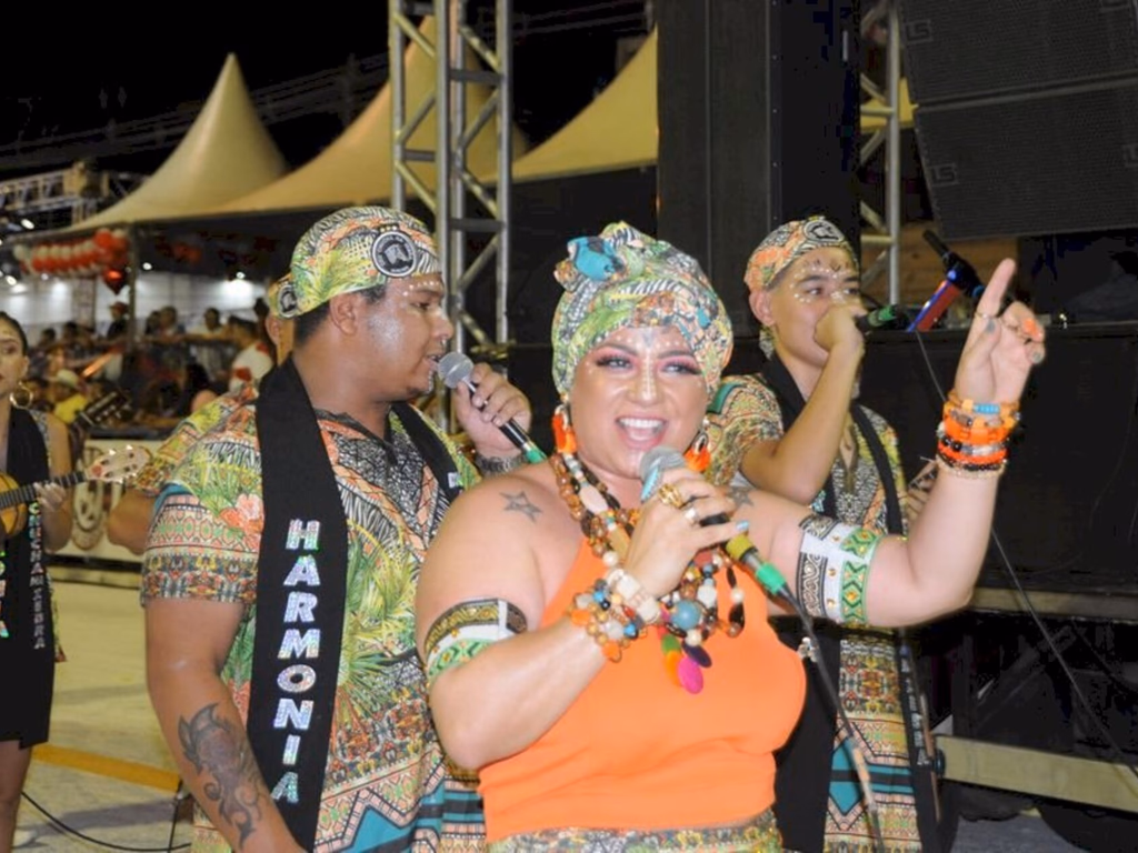 Chucha desfila empolgada